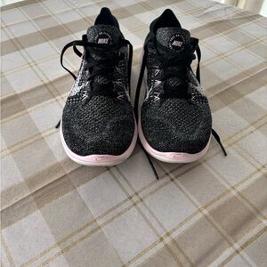 Nike Women’s Free Run Flyknit